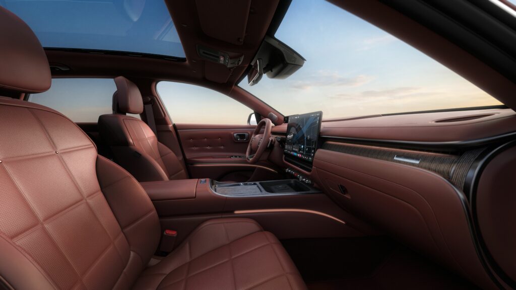 Hyundai grandeur facelift unveiled