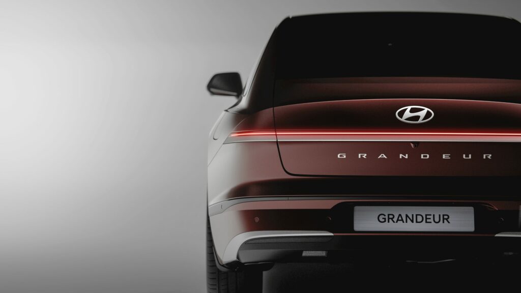 Hyundai grandeur facelift unveiled