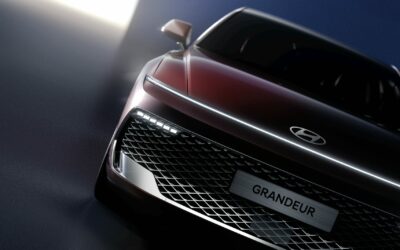 Hyundai Unveils the New Grandeur, Featuring a More Premium Finish and a New 17-inch Pleos Screen