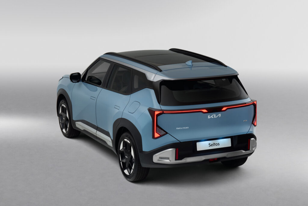 Original-31261-all-new-kia-seltos-ice-baseline-eu-pale-grey-4