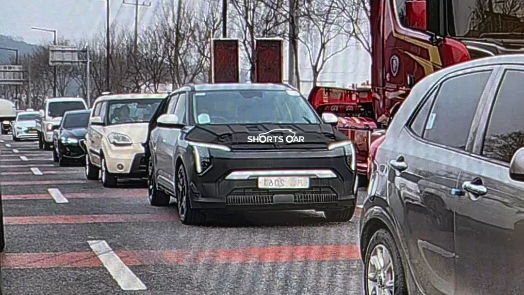 Kia EV3 rediseño, cicatriz corta